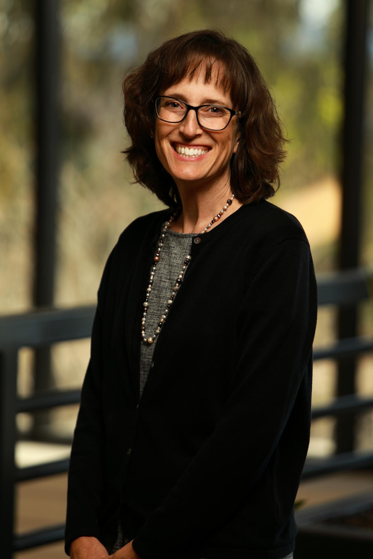 Picture of Elizabeth Alongi